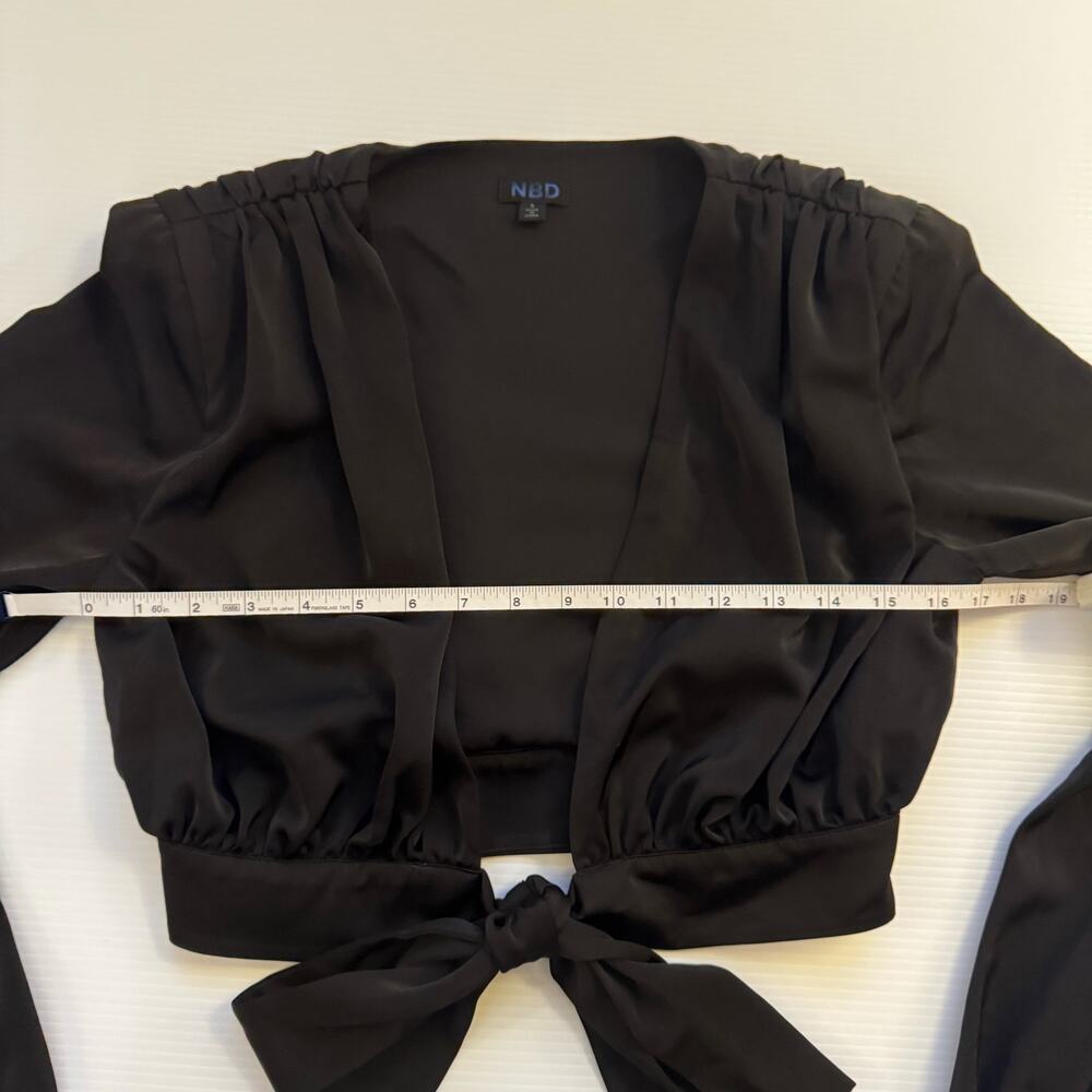 NBD Imogen Top Black Satin Cropped Wrap Deep V Tie Blouson Sleeve Padded S Twee - Picture 8 of 16